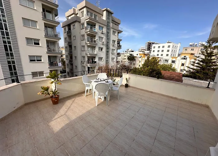 Kyrenia Center 3 Bedroom 아파트
