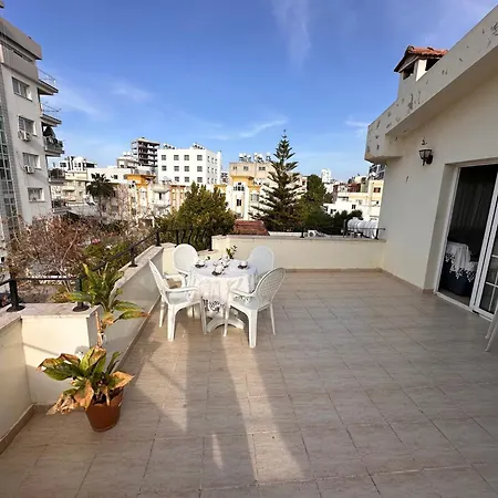 アパート Kyrenia Center 3 Bedroom *